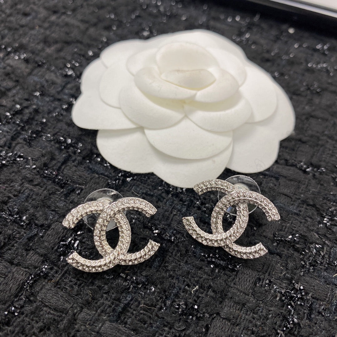 Chanel Coco Crush Earrings J32516