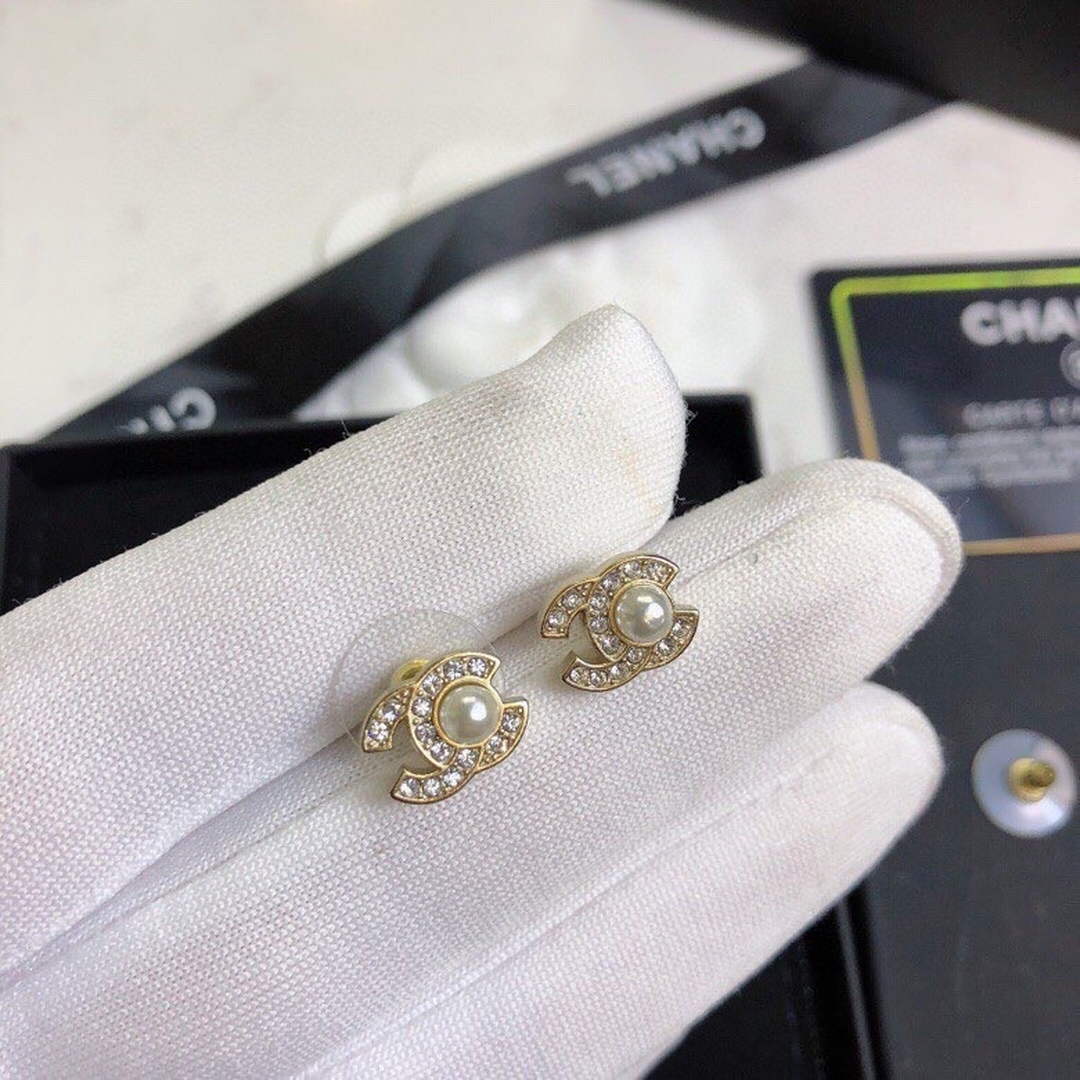 Chanel Coco Crush Earrings J32522