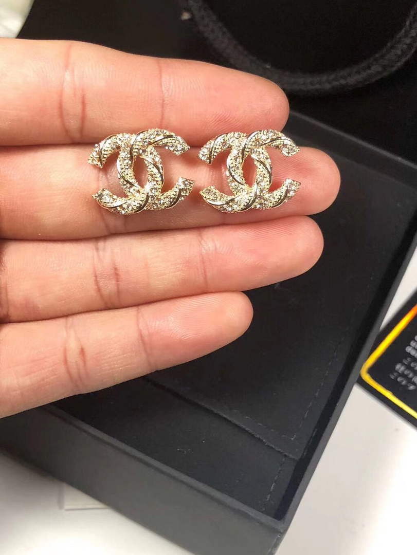Chanel Coco Crush Earrings J32524