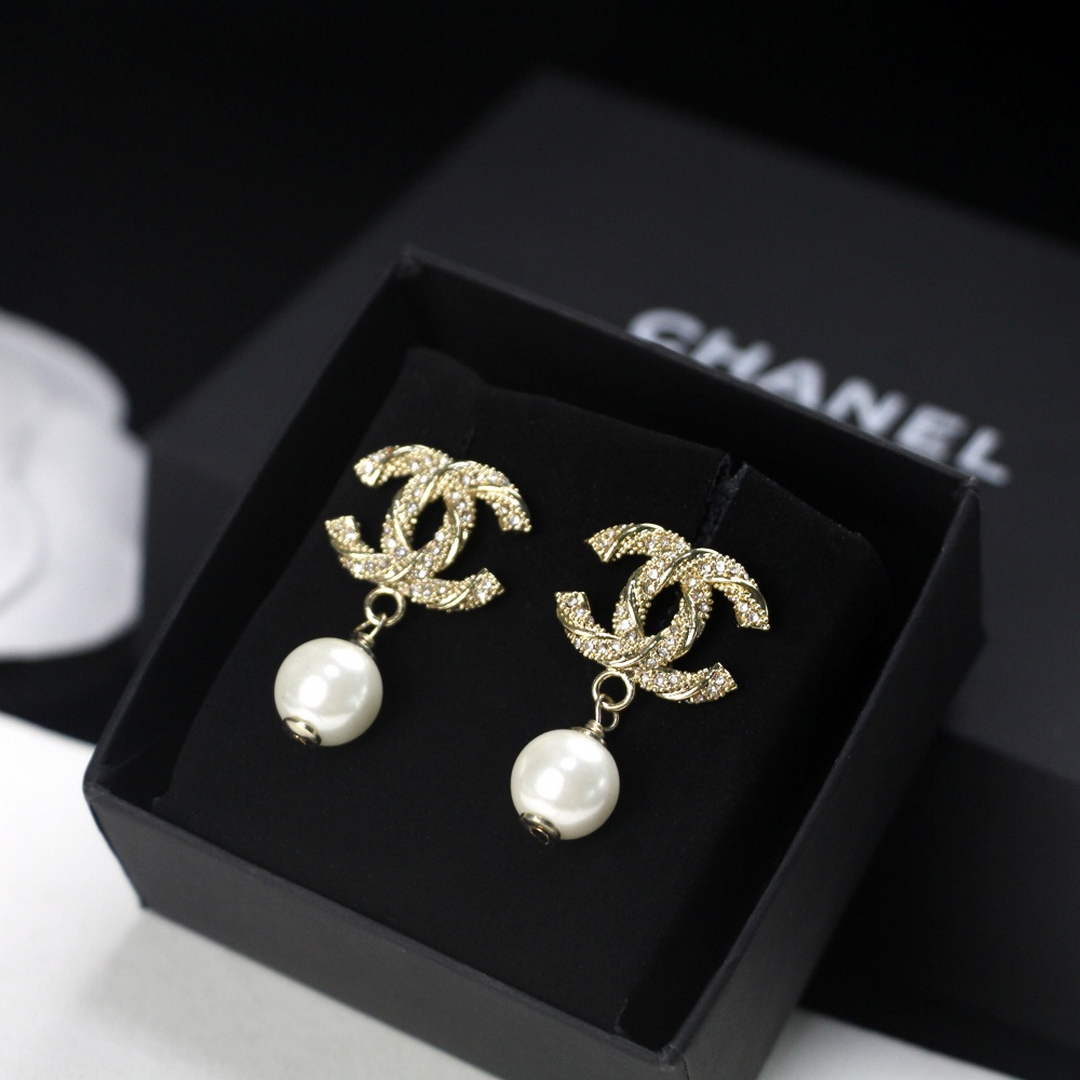 Chanel Coco Crush Earrings J32527