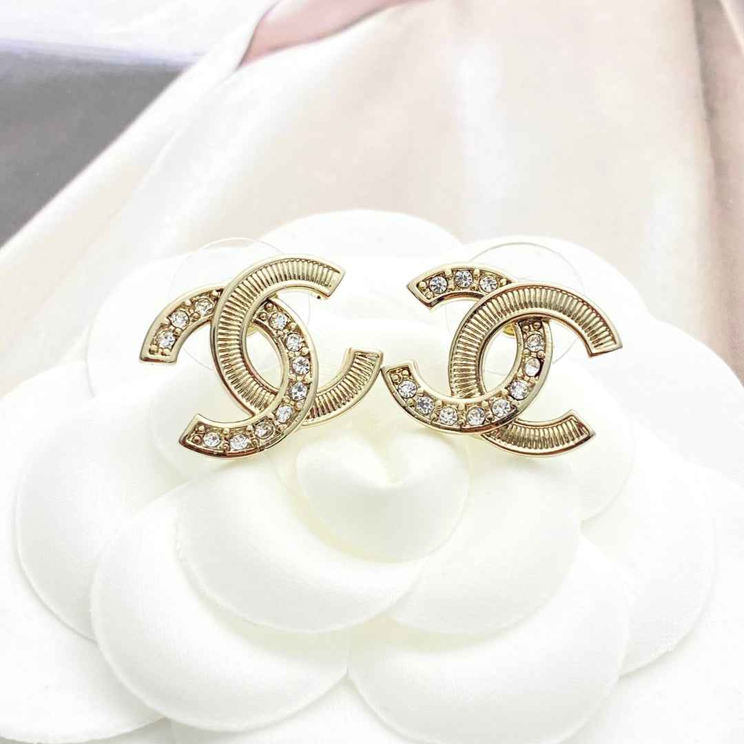 Chanel Coco Crush Earrings J32329