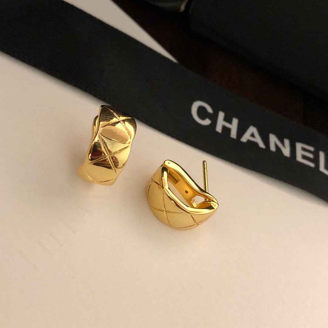 Chanel Coco Crush Earrings J32331