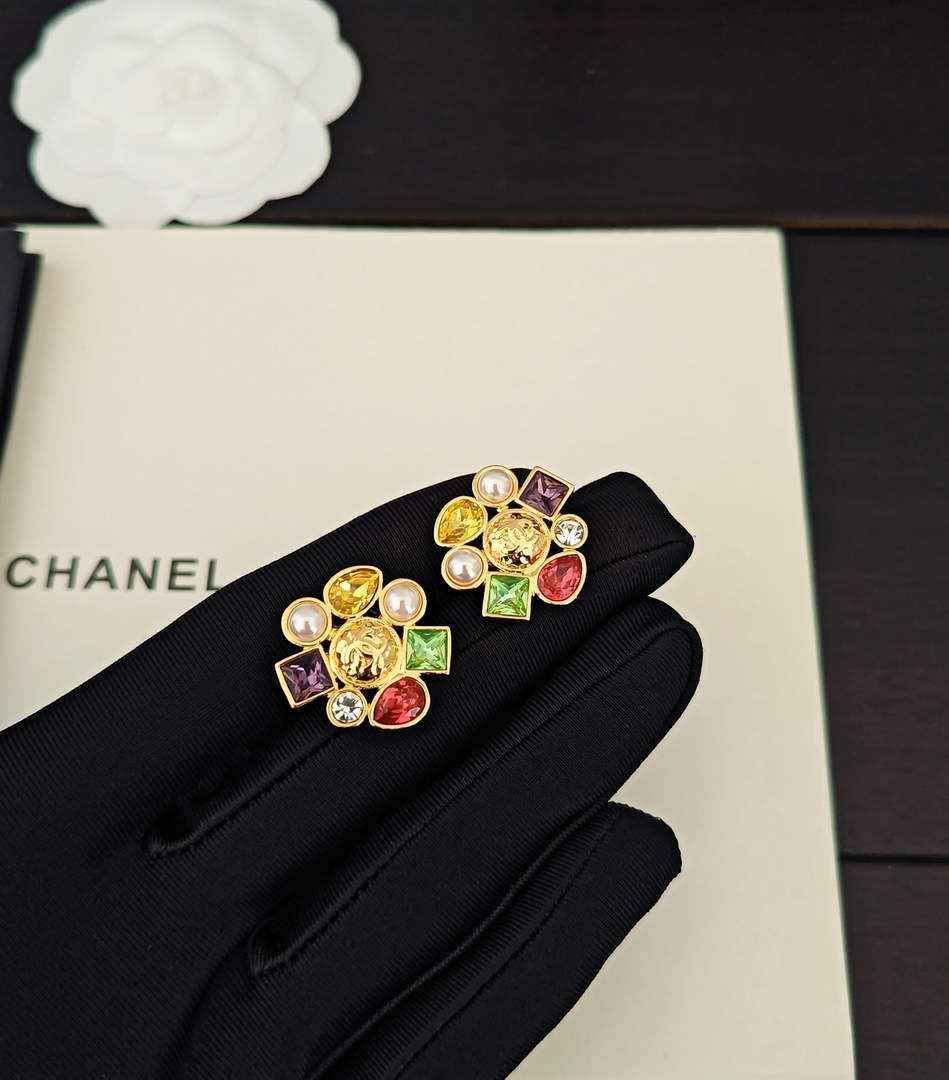 Chanel Coco Crush Earrings J32339