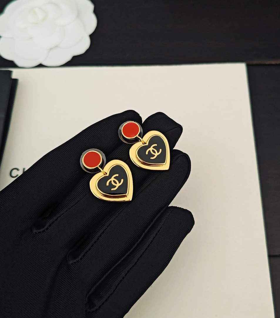 Chanel Coco Crush Earrings J32346
