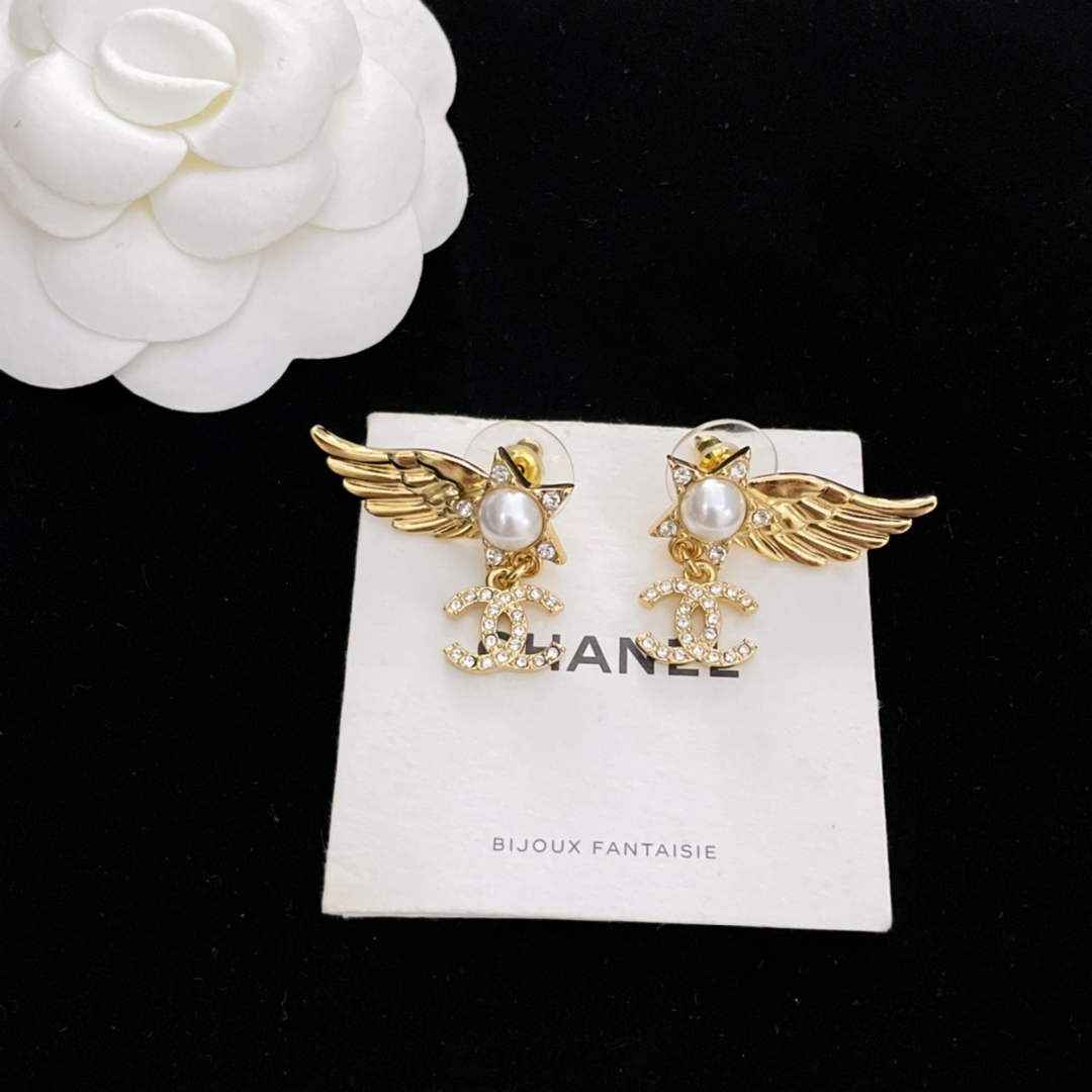 Chanel Coco Crush Earrings J32348