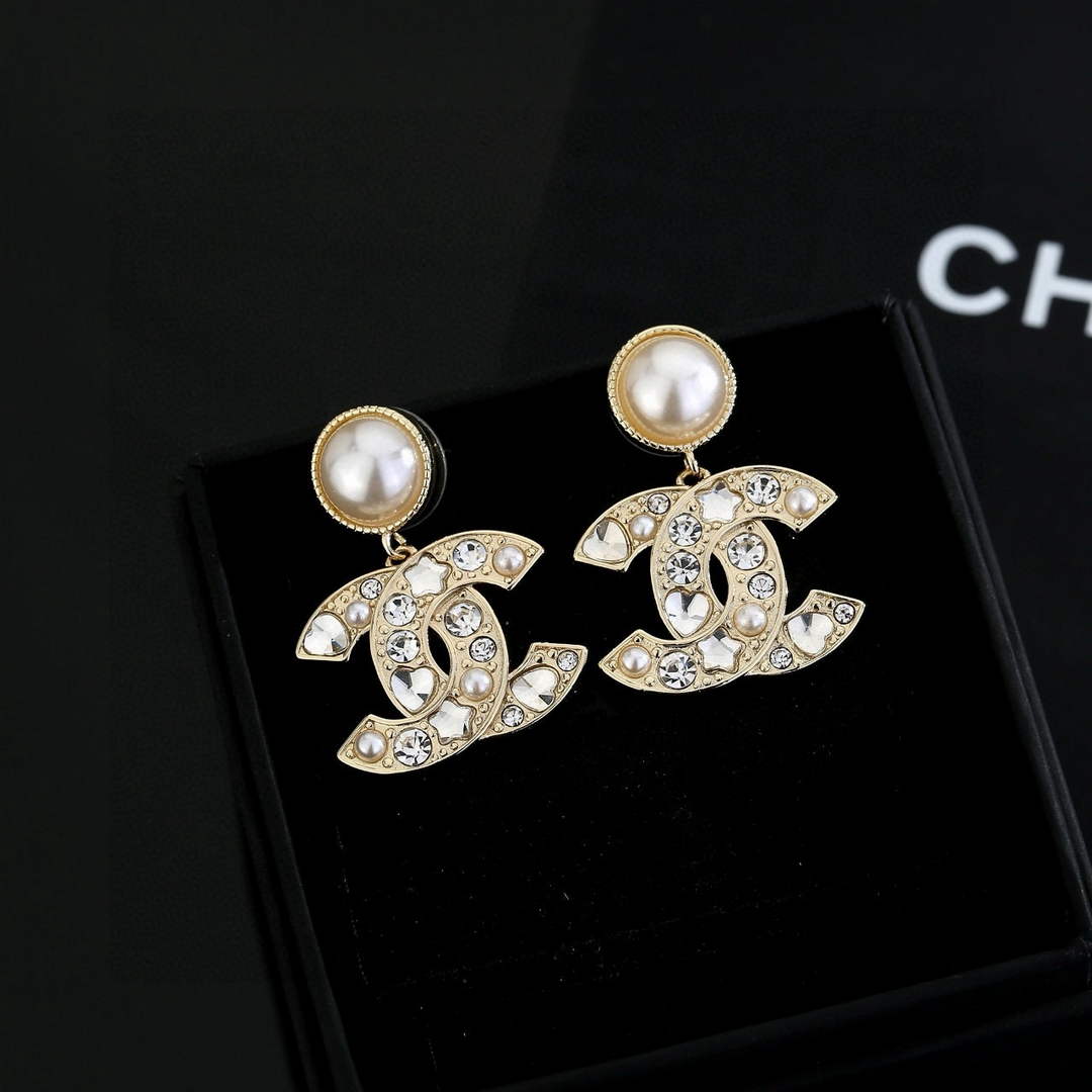 Chanel Coco Crush Earrings J32353