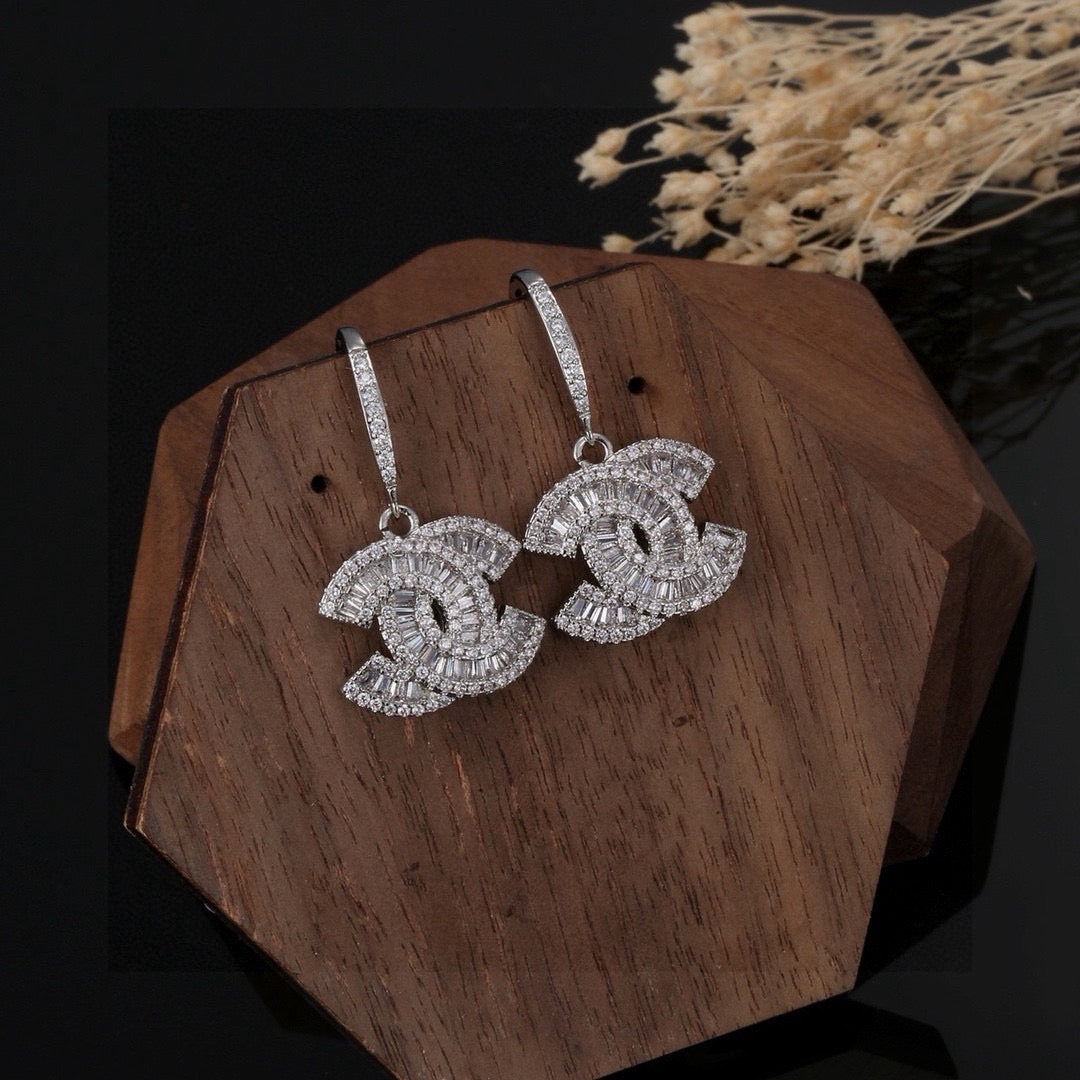 Chanel Coco Crush Earrings J32354