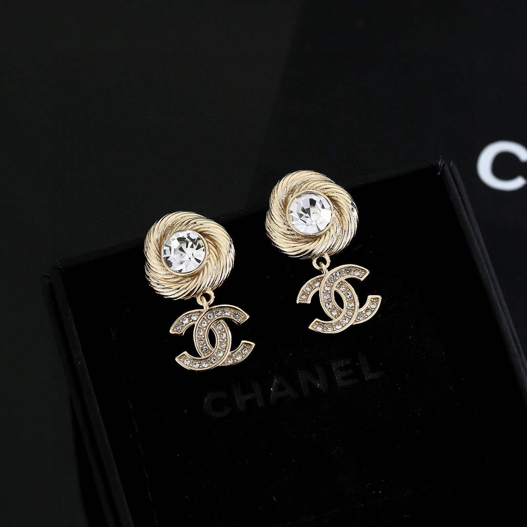 Chanel Coco Crush Earrings J32355
