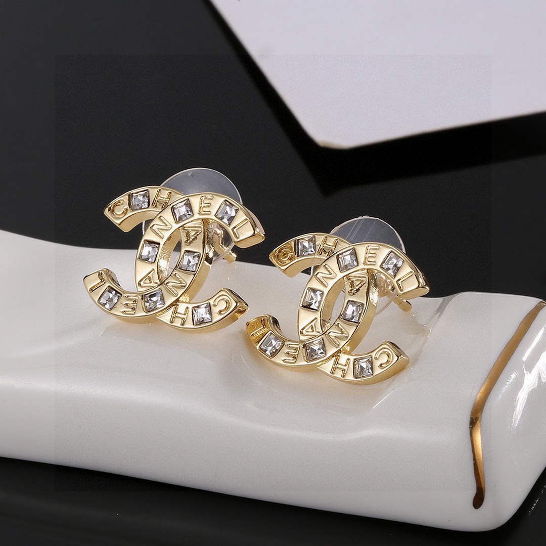 Chanel Coco Crush Earrings J32359