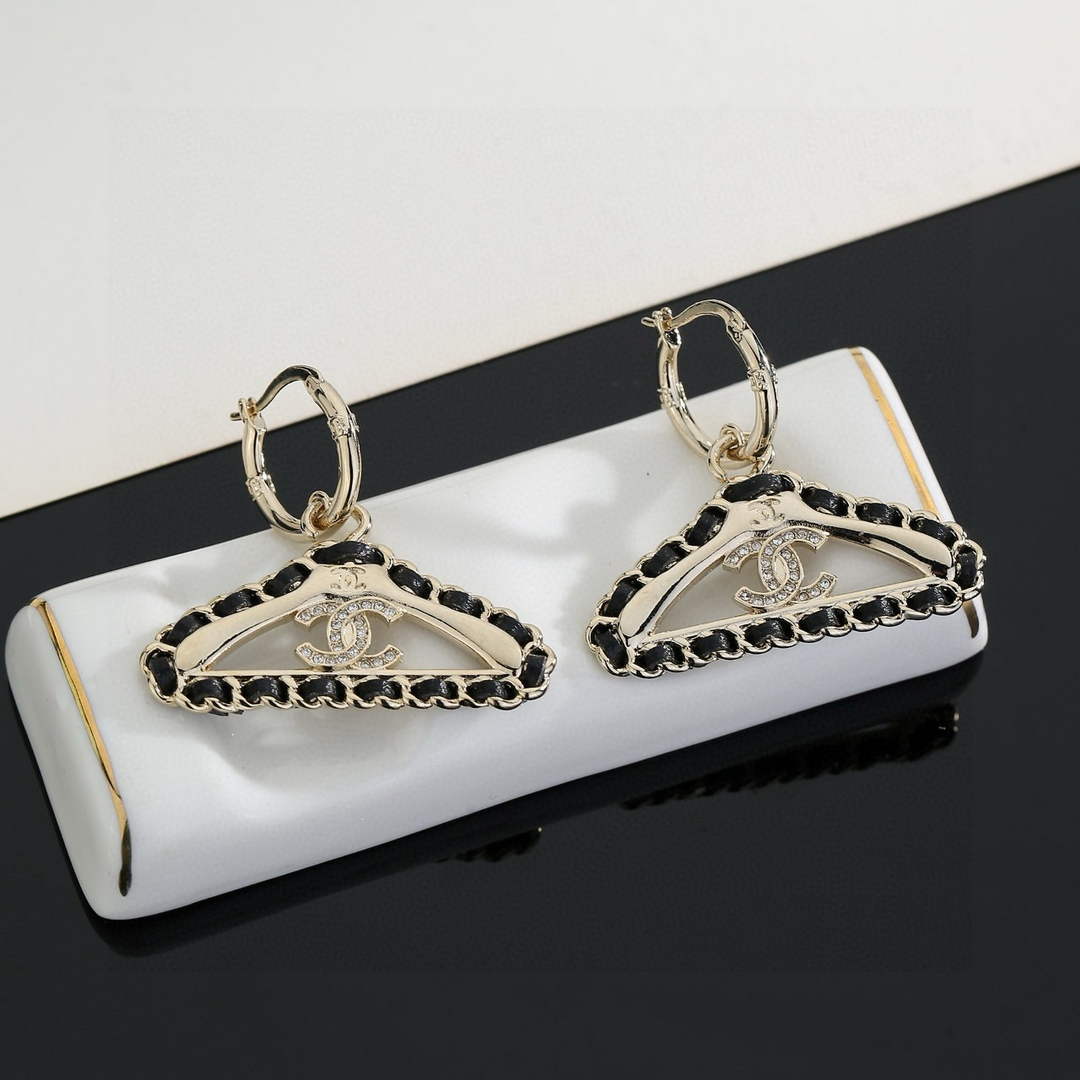 Chanel Coco Crush Earrings J32362