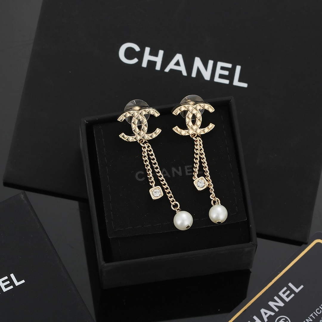 Chanel Coco Crush Earrings J32363