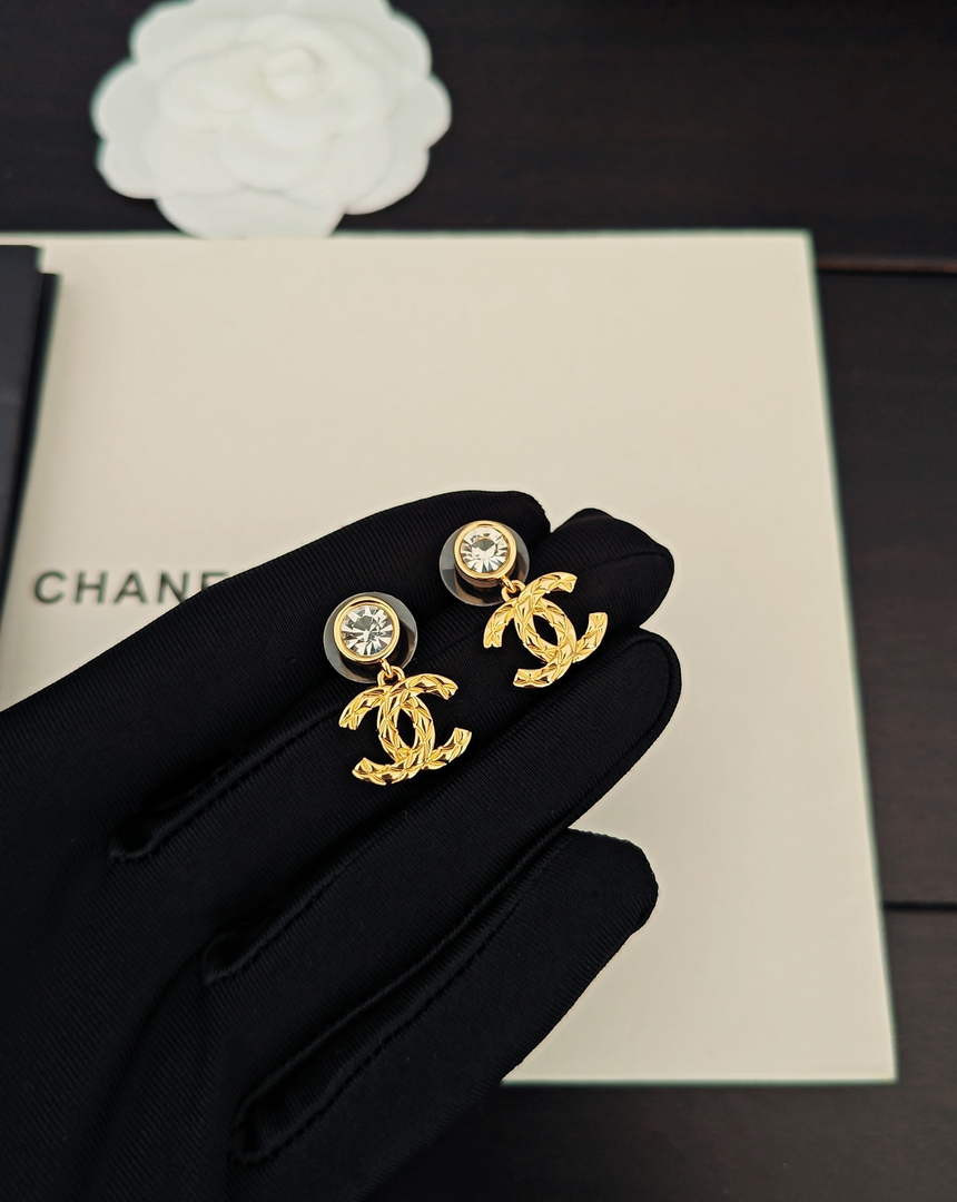 Chanel Coco Crush Earrings J32376
