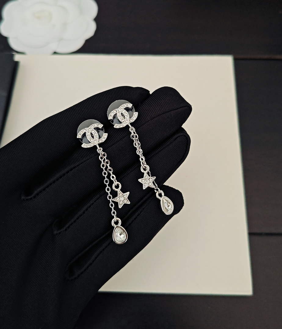 Chanel Coco Crush Earrings J32378