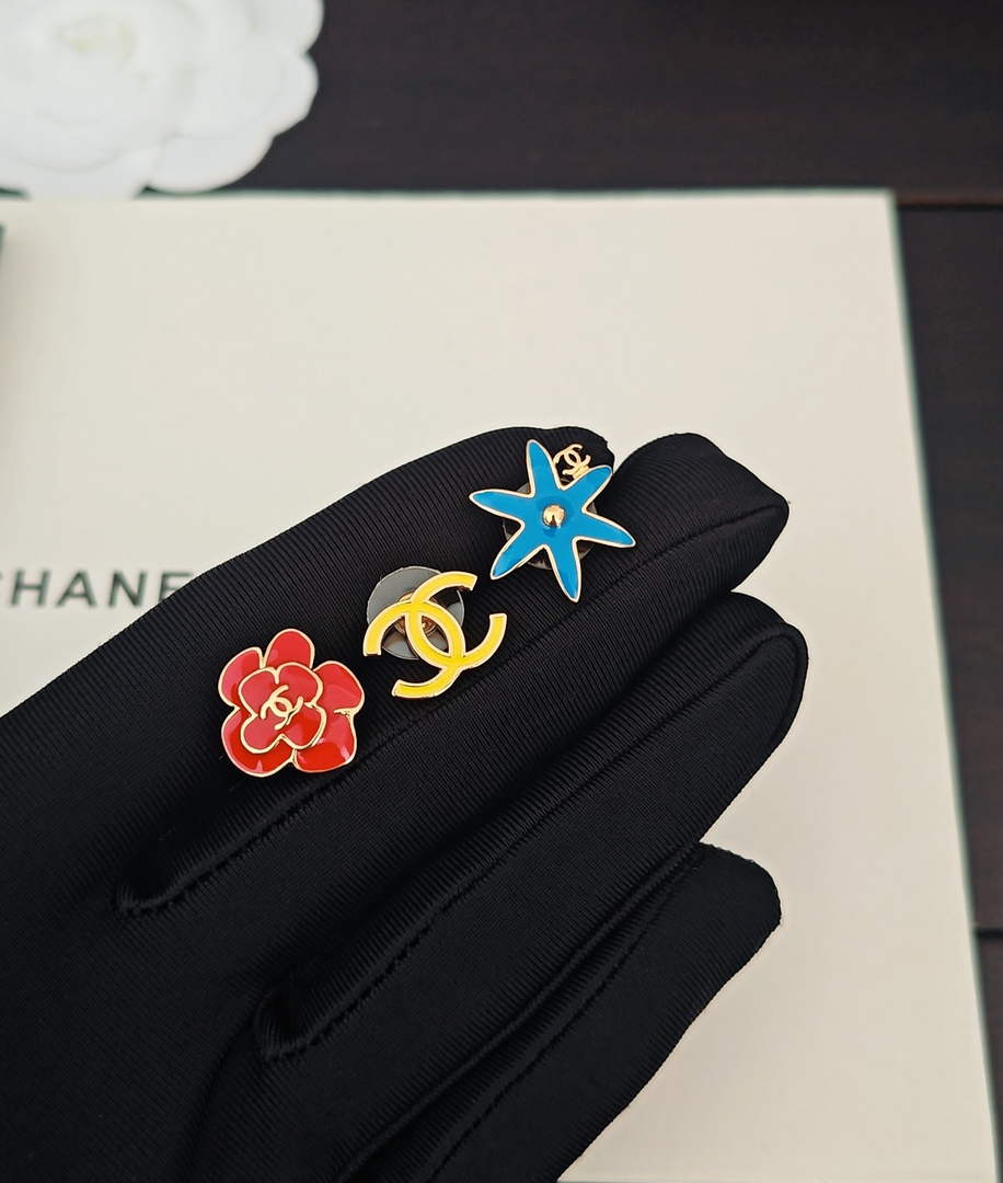 Chanel Coco Crush Earrings J32382