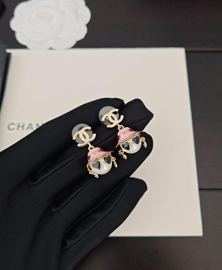 Chanel Coco Crush Earrings J32387