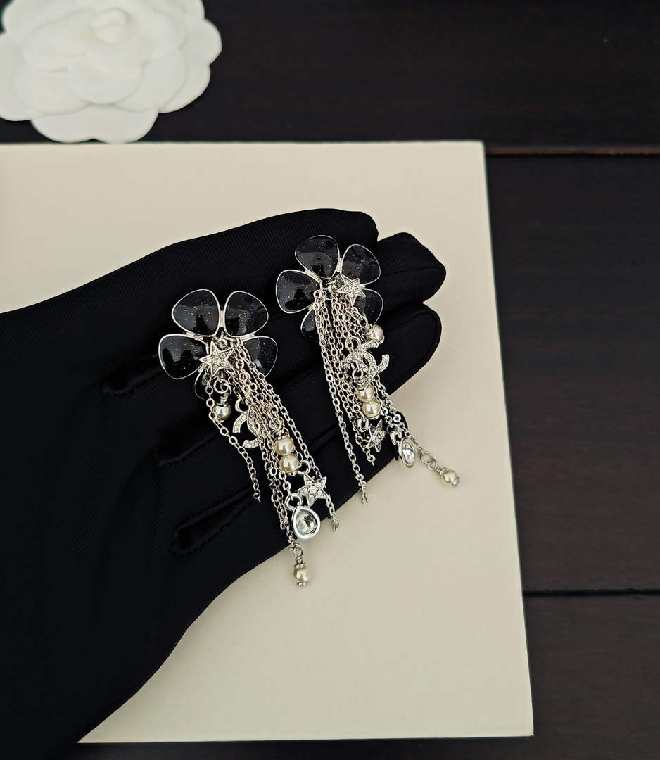 Chanel Coco Crush Earrings J32390
