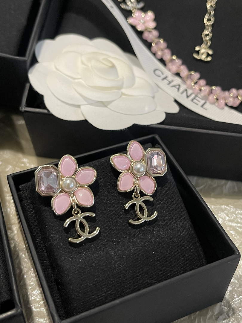 Chanel Coco Crush Earrings J32391