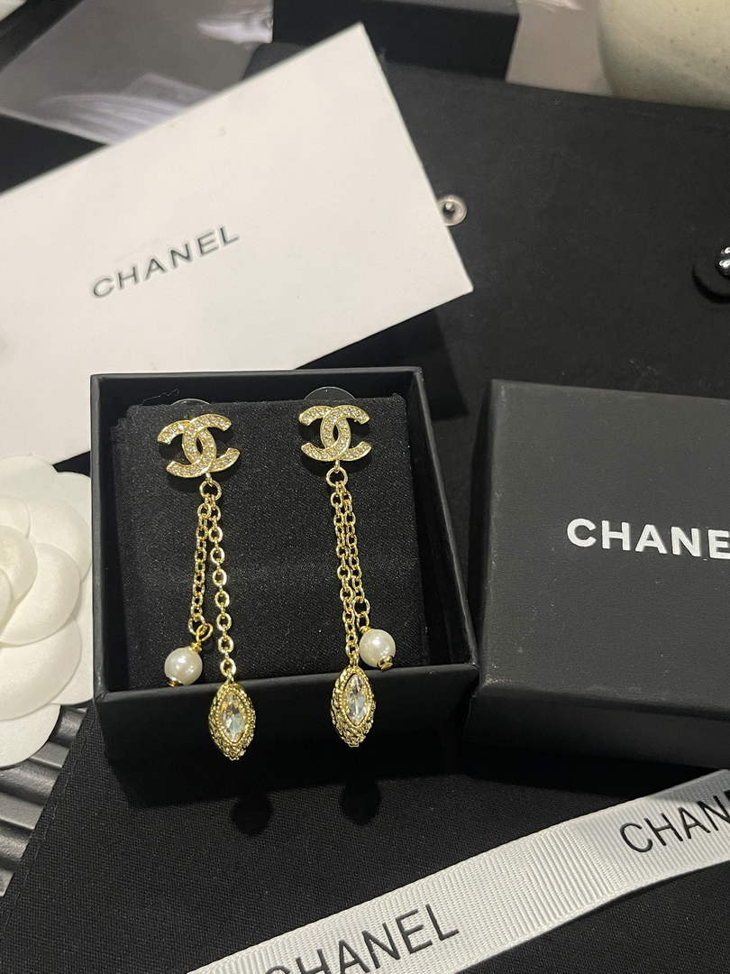 Chanel Coco Crush Earrings J32397