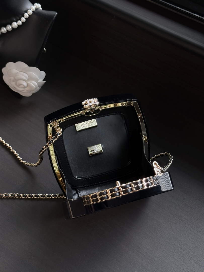 Chanel Mini evening bag, Plexi & gold-tone metal, AS5652