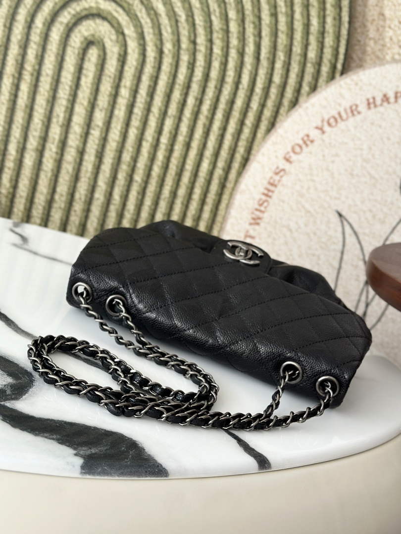 Chanel small flap bag A2223, Grained calfskin black