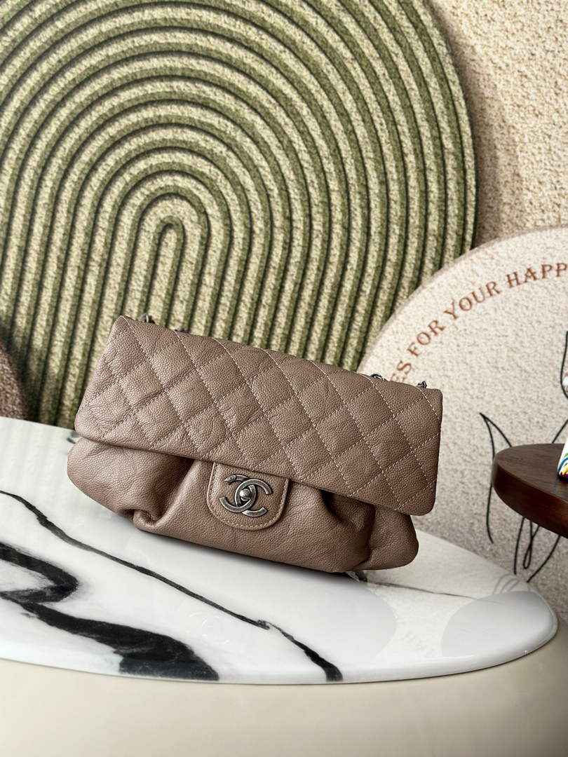 Chanel small flap bag A2223, Grained calfskin apricot
