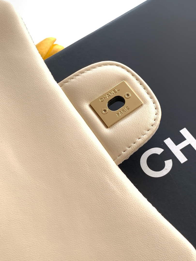 Chanel Flap bag, AS4561 Knit Beige