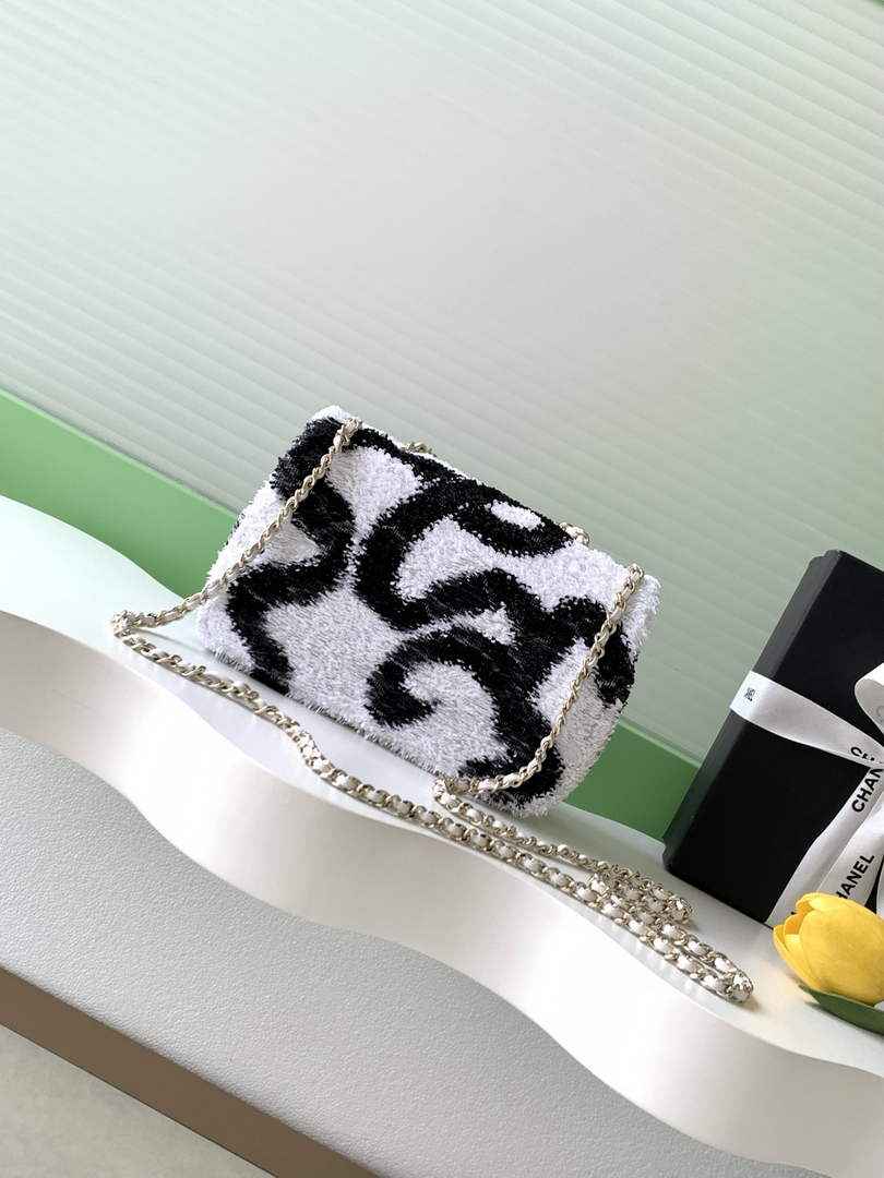 Chanel Flap bag, AS4561 Sequins, White & Black