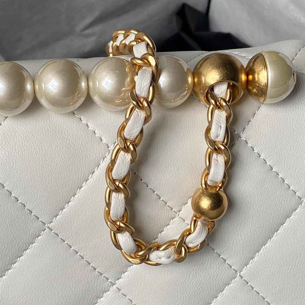 Chanel Classic Flap Bag AS4997 White Lambskin