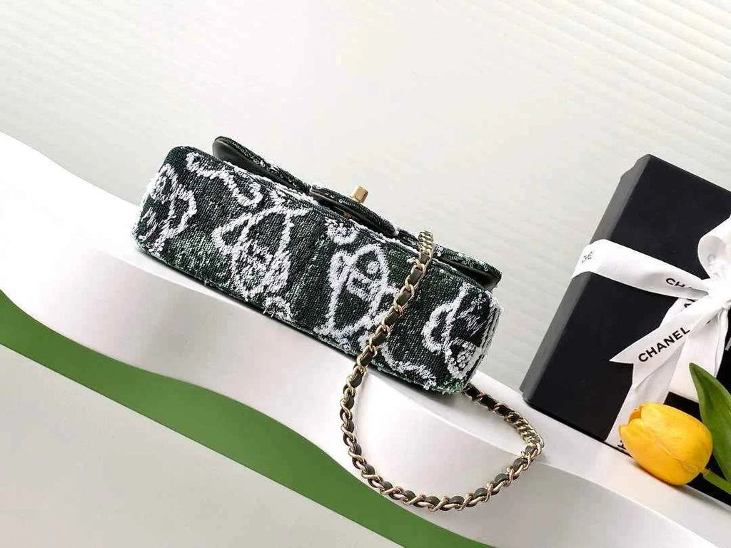 Chanel Shoulder bag, AS4561, Quilted Sequins Green