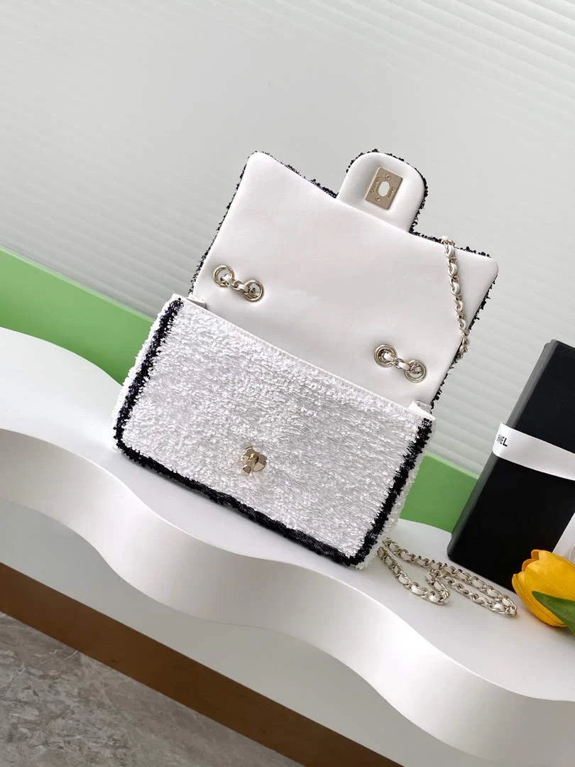 Chanel Shoulder bag, AS4561, Quilted Sequins