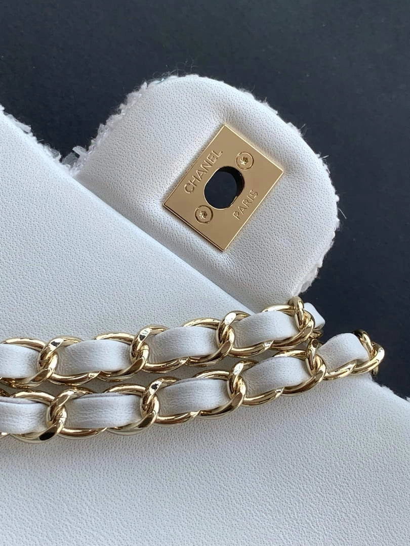Chanel Shoulder bag, White Fringed sequins,  AS4561