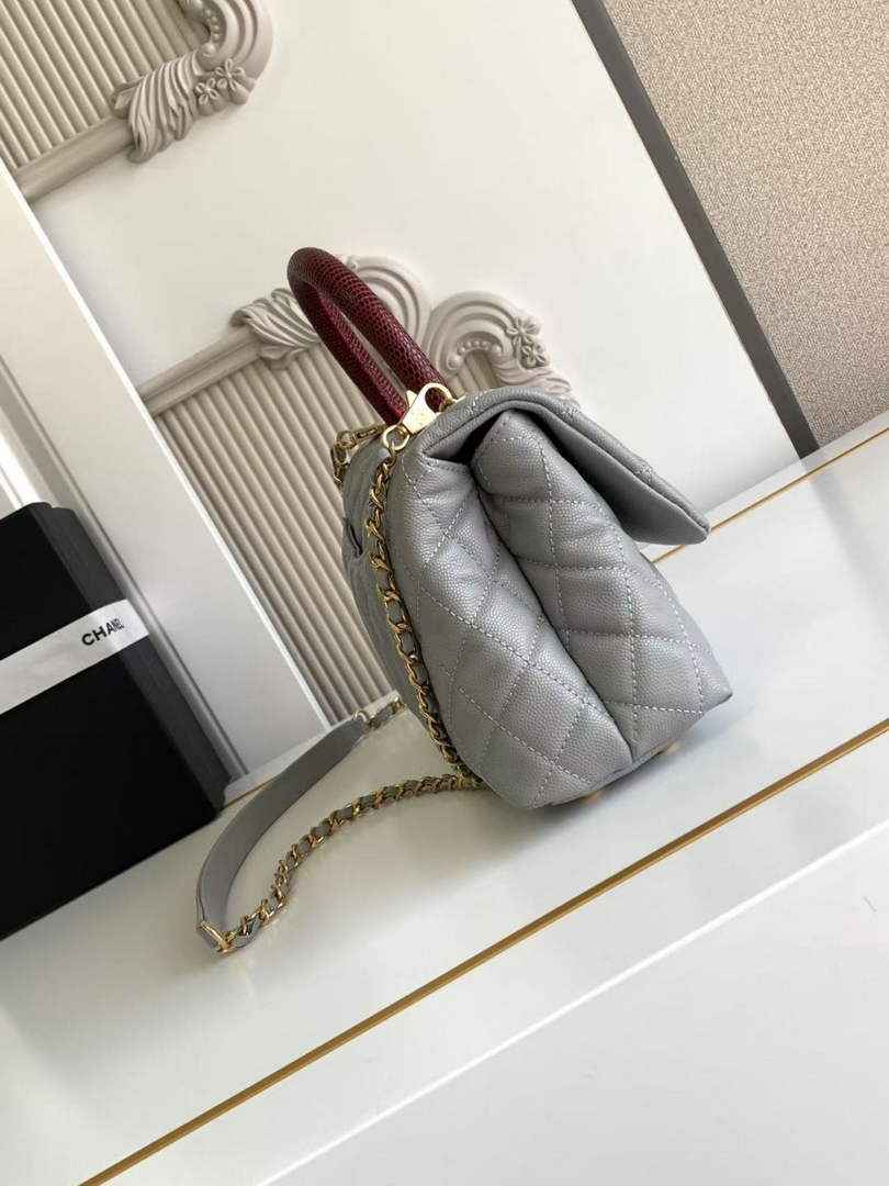 Chanel Flap bag with top handle A92990, Gray Red calfskin