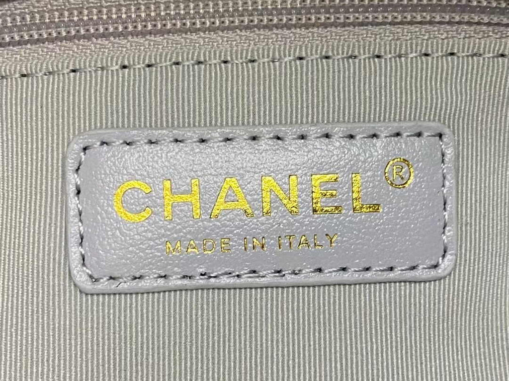 Chanel Hobo handbag, Shiny calfskin & gold-tone metal, AS4743 Gray