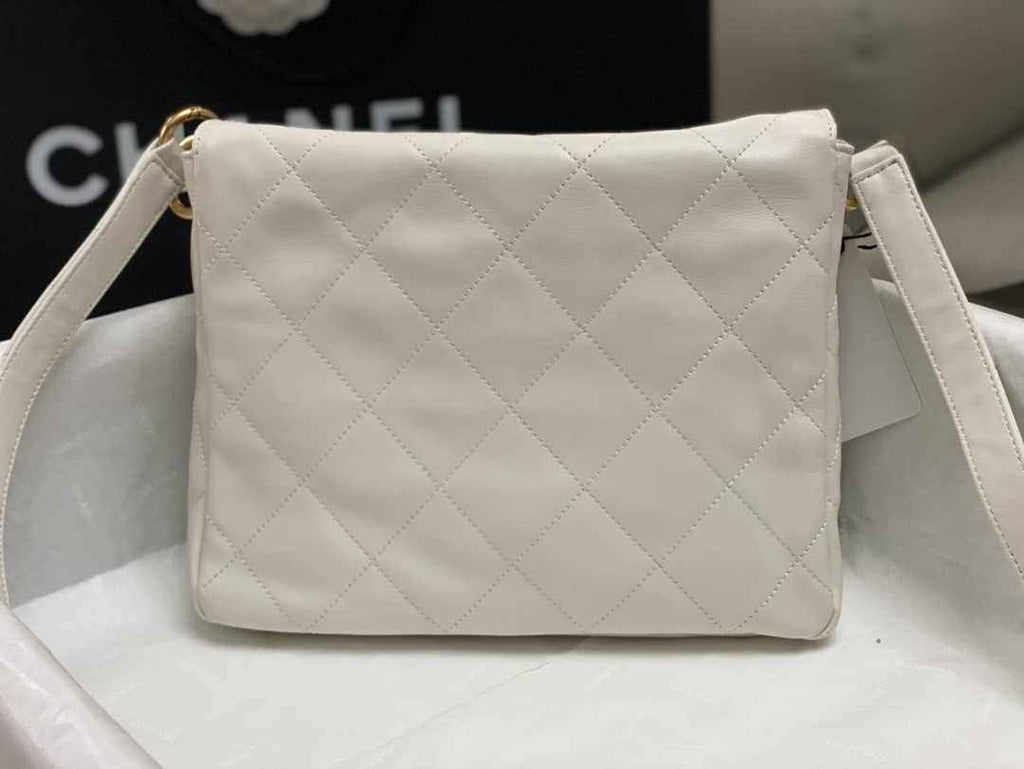 Chanel Hobo handbag, Shiny calfskin & gold-tone metal, AS4743 White
