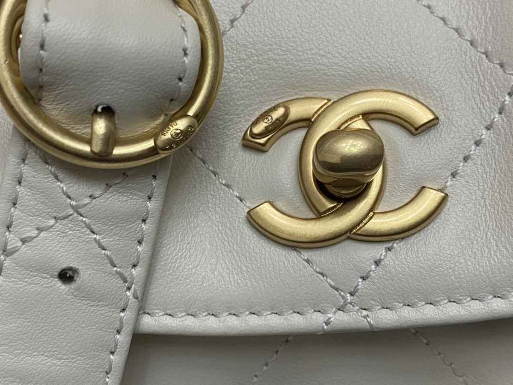 Chanel Hobo handbag, Shiny calfskin & gold-tone metal, AS4743 White
