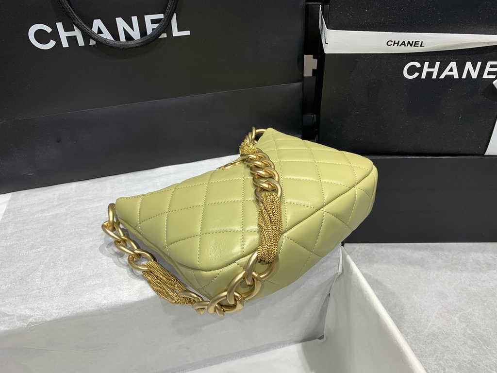 Chanel Hobo handbag Lambskin gold-tone metal green AS4220