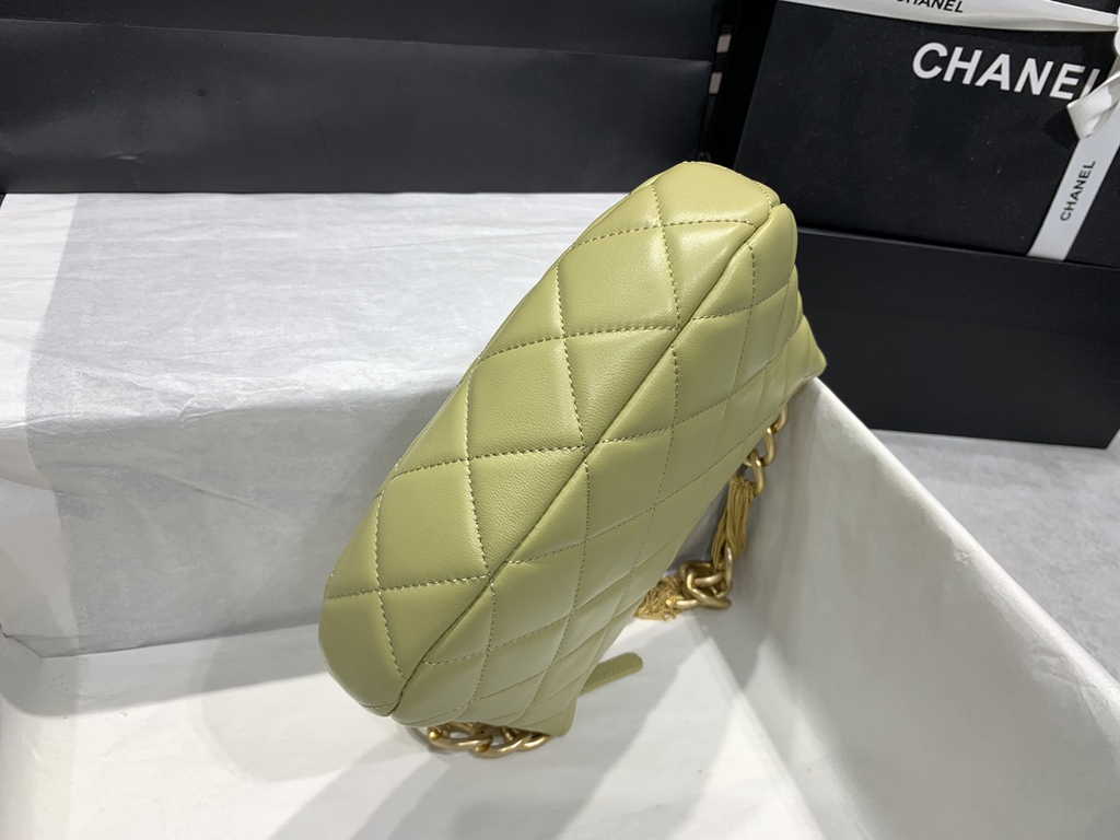 Chanel Hobo handbag Lambskin gold-tone metal green AS4220