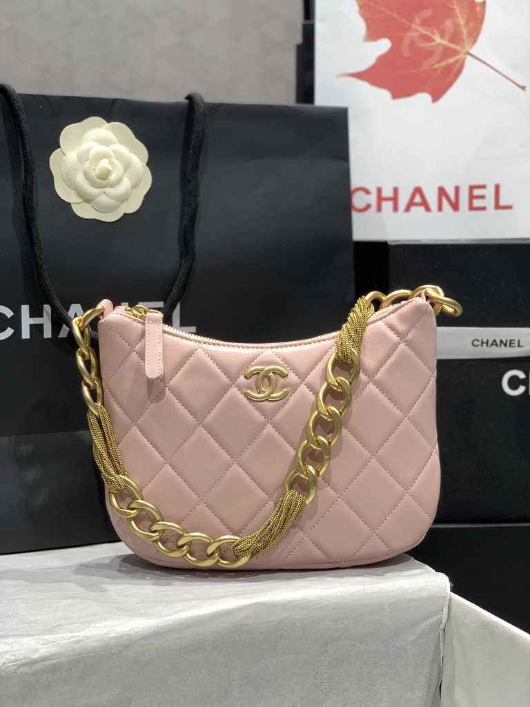Chanel Hobo handbag Lambskin gold-tone metal Pink AS4220