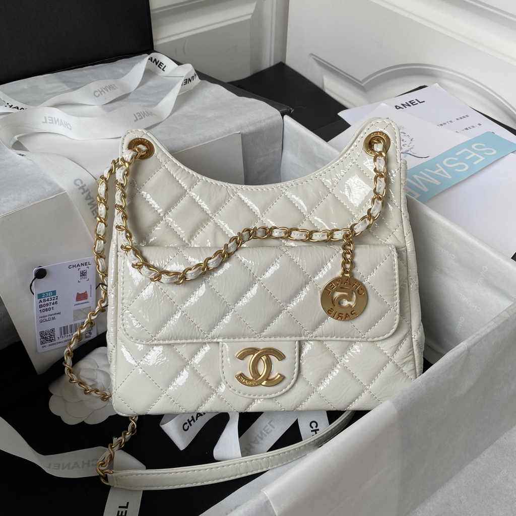 Chanel hobo handbag as4322, Calfskin white