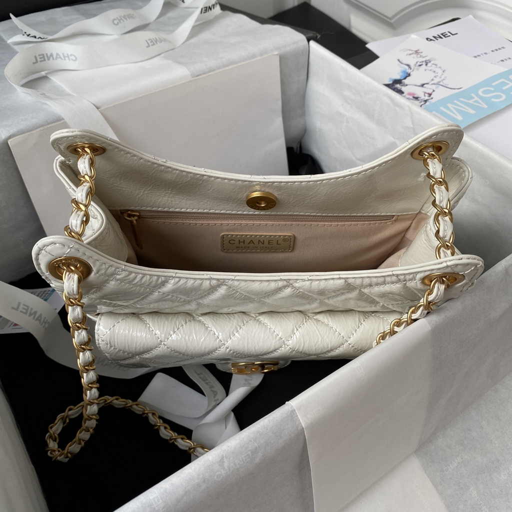 Chanel hobo handbag as4322, Calfskin white