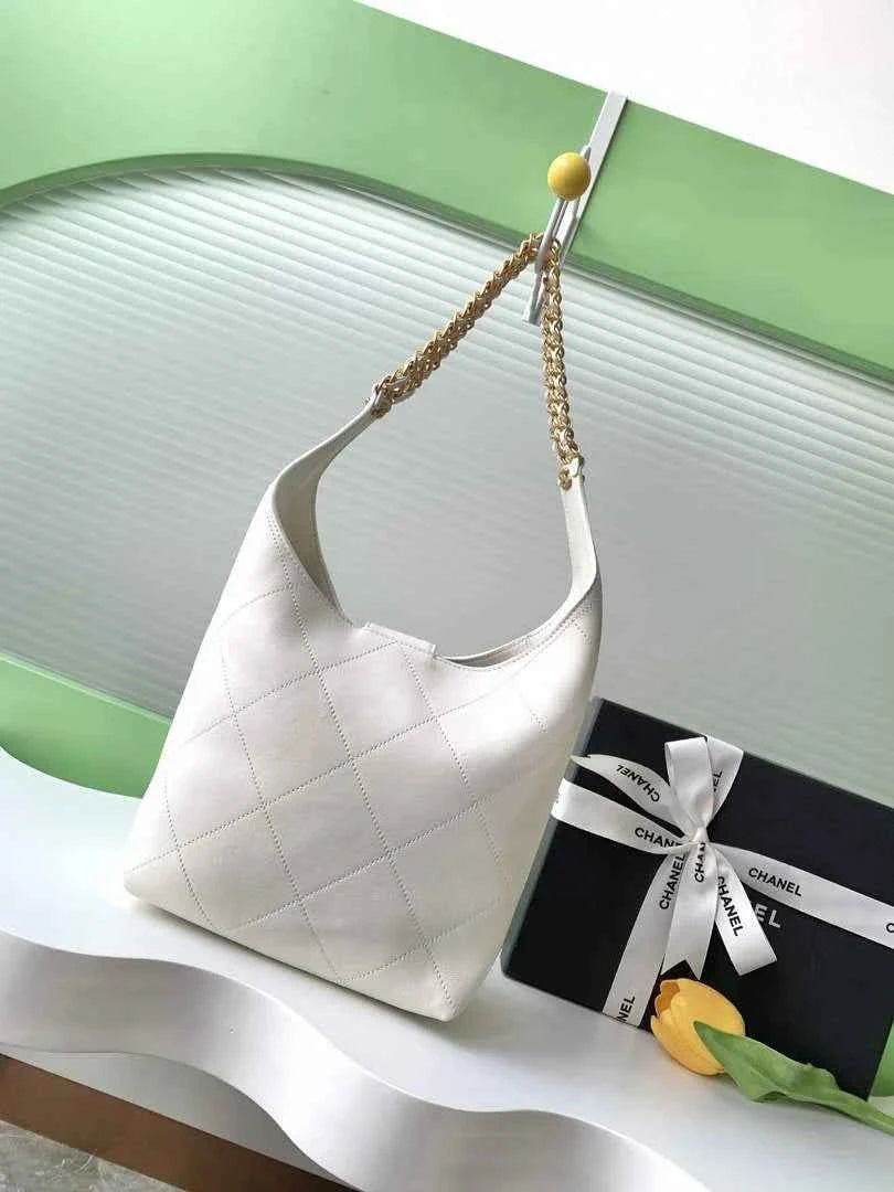 Chanel Hobo handbag, AS5403 Shiny lambskin