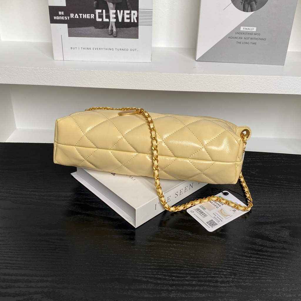Chanel Hobo handbag, Metallic calfskin, AS5528 apricot