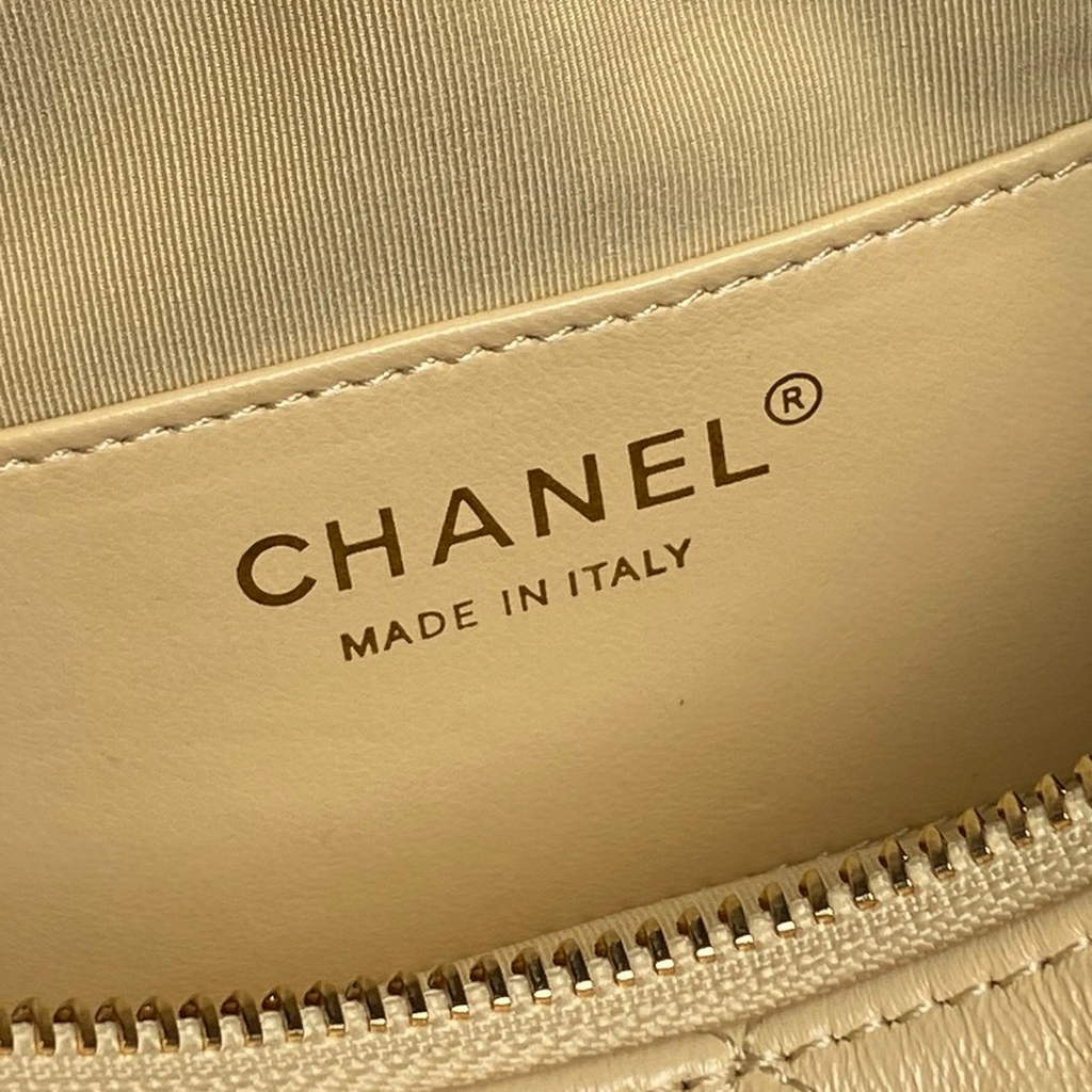 Chanel Hobo handbag, Metallic calfskin, AS5528 apricot
