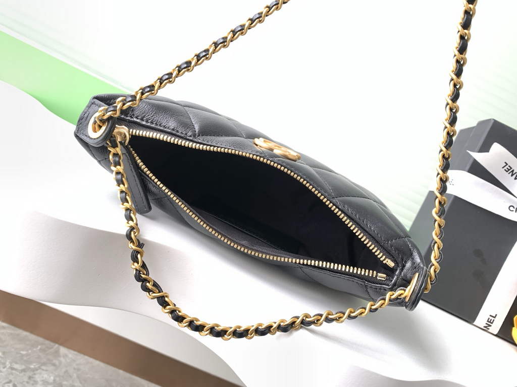 Chanel Hobo handbag, Metallic calfskin, AS5528 black