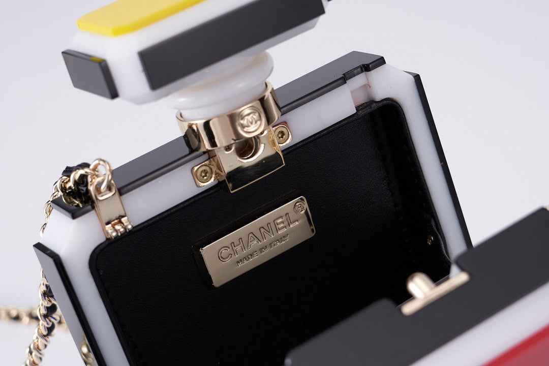 Chanel Iconic No.5 Perfume Plexiglass Bottle Crossbody Bag AS5341