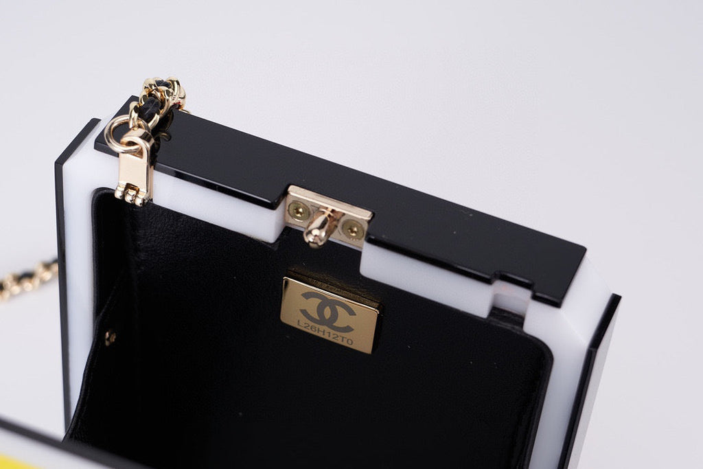 Chanel Iconic No.5 Perfume Plexiglass Bottle Crossbody Bag AS5341