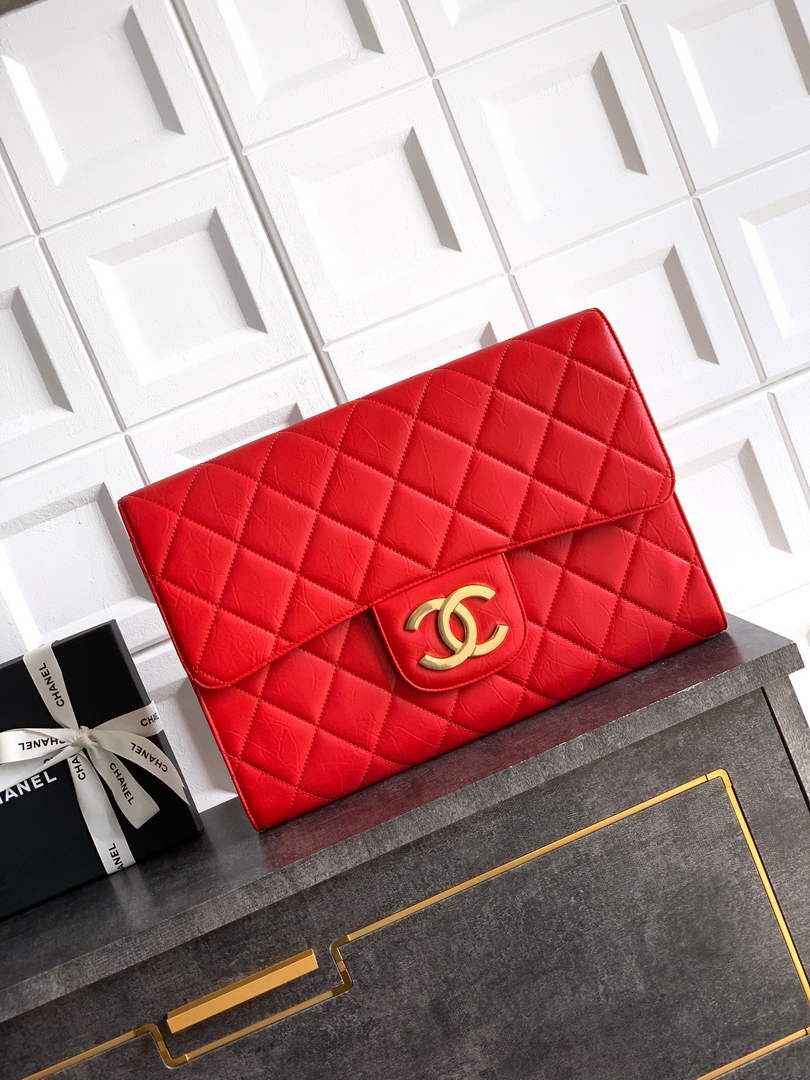 Chanel Large clutch,  Shiny crumpled calfskin, AP4944 red