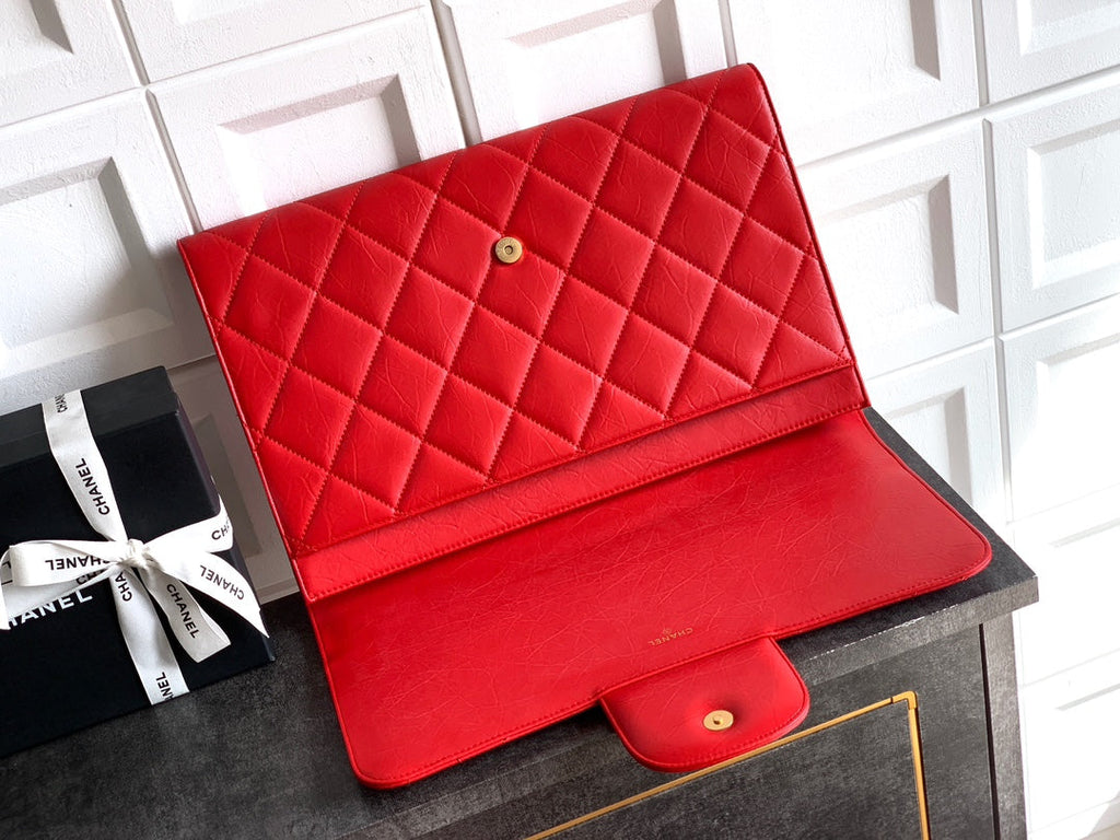 Chanel Large clutch,  Shiny crumpled calfskin, AP4944 red