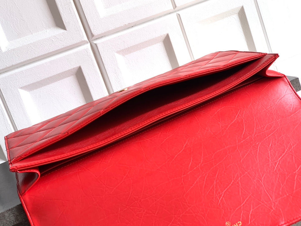Chanel Large clutch,  Shiny crumpled calfskin, AP4944 red
