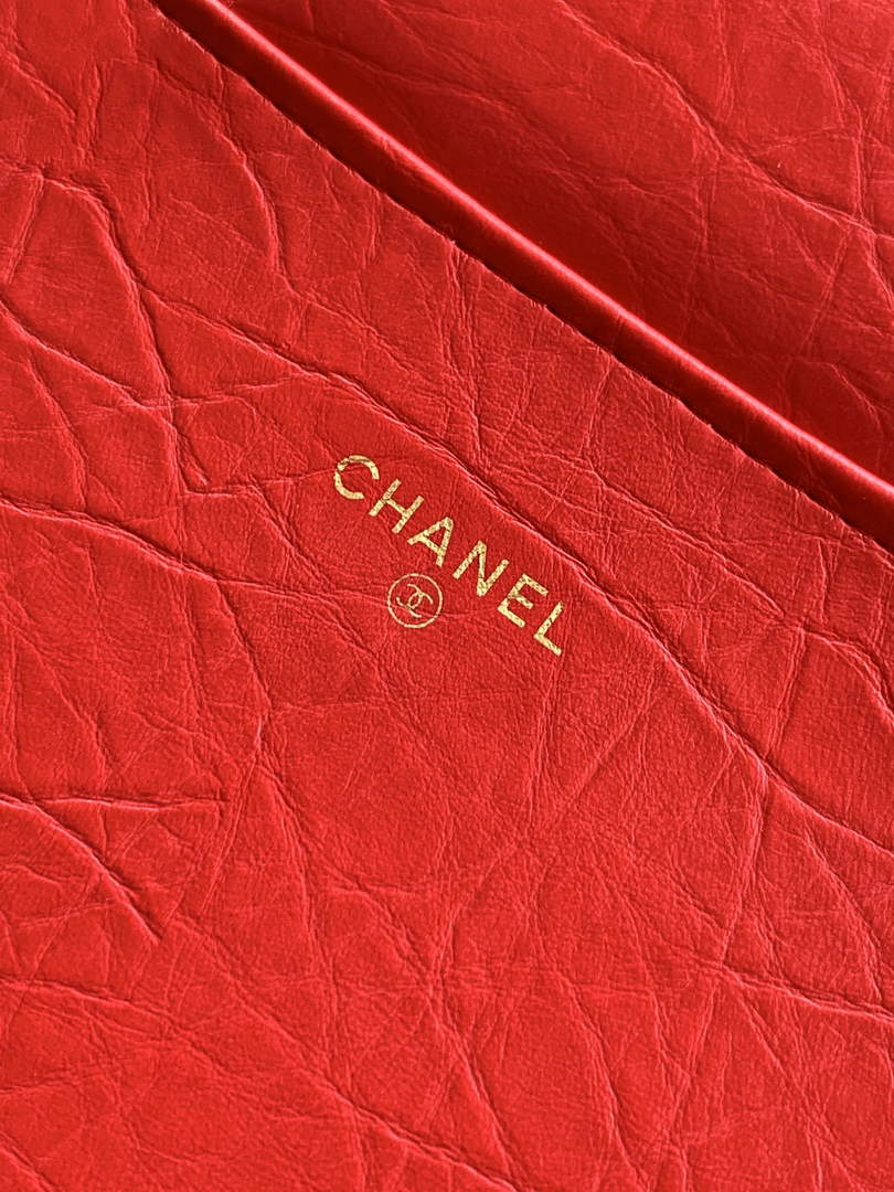 Chanel Large clutch,  Shiny crumpled calfskin, AP4944 red